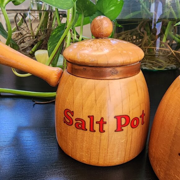 Vintage Salt Pot & Pepper Pot Handled Copper Accent MCM Wood Shakers - Picture 12 of 13